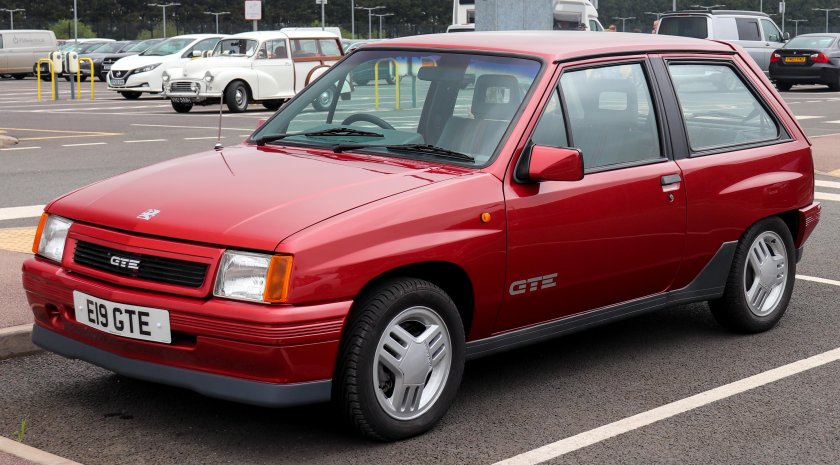 Vauxhall Nova Sri