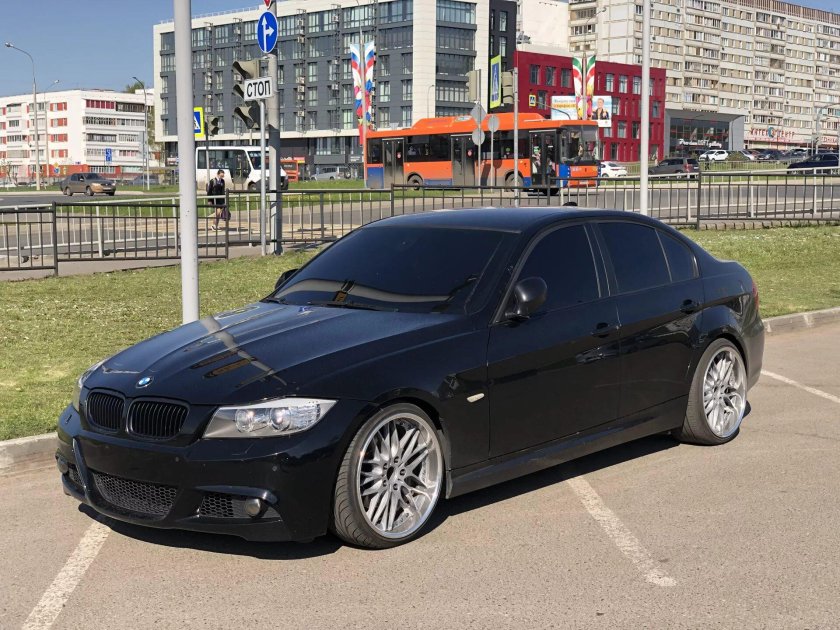 БМВ 3 е90 черная