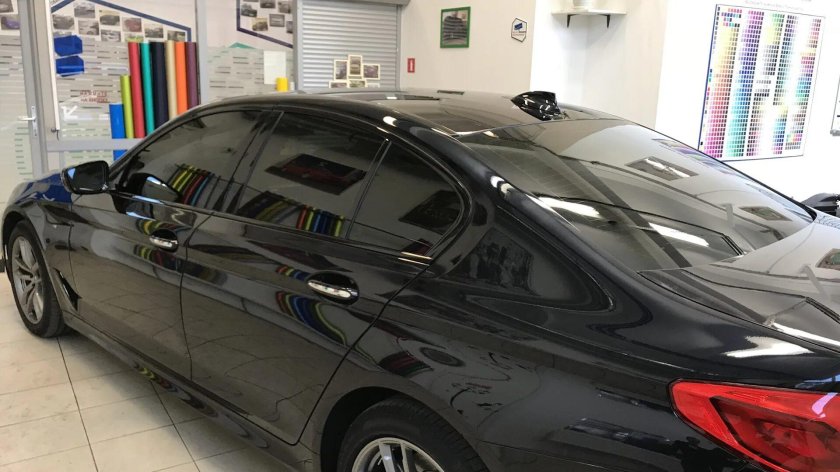 BMW g30 черная тонированная