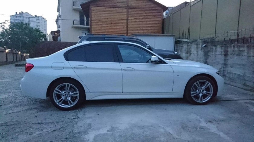 BMW f30 белая тонированная