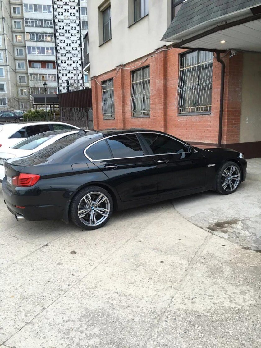 БМВ ф10 черная тонированная