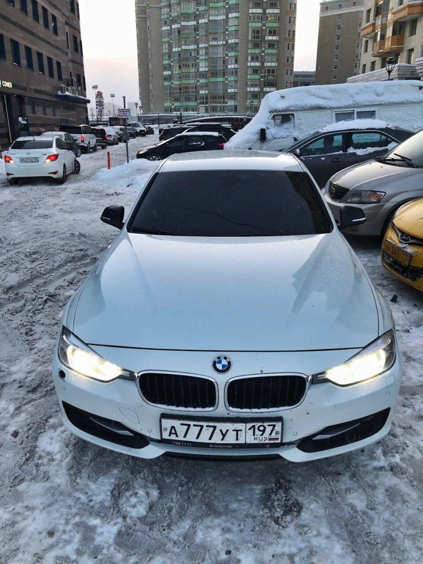 BMW 5 белая