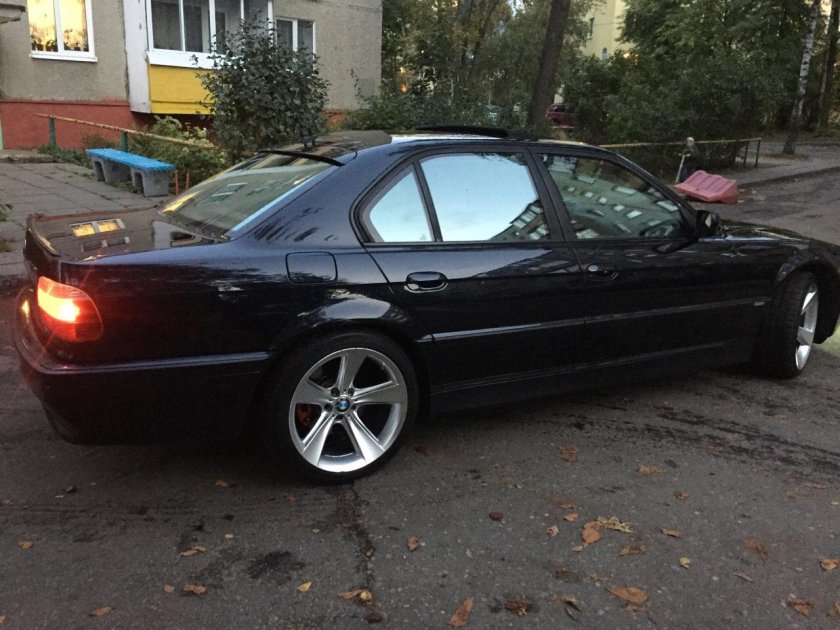 Е38 в тонировке