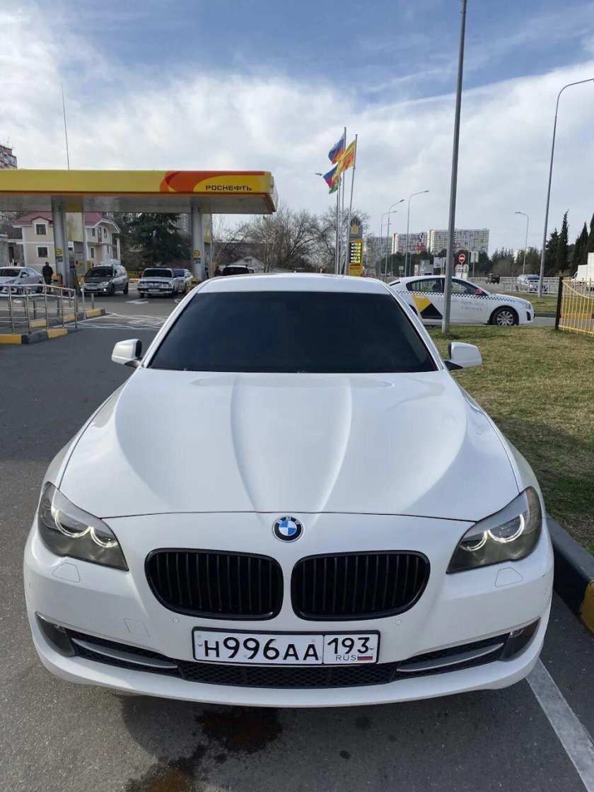 BMW 5 f10 белая тонированная