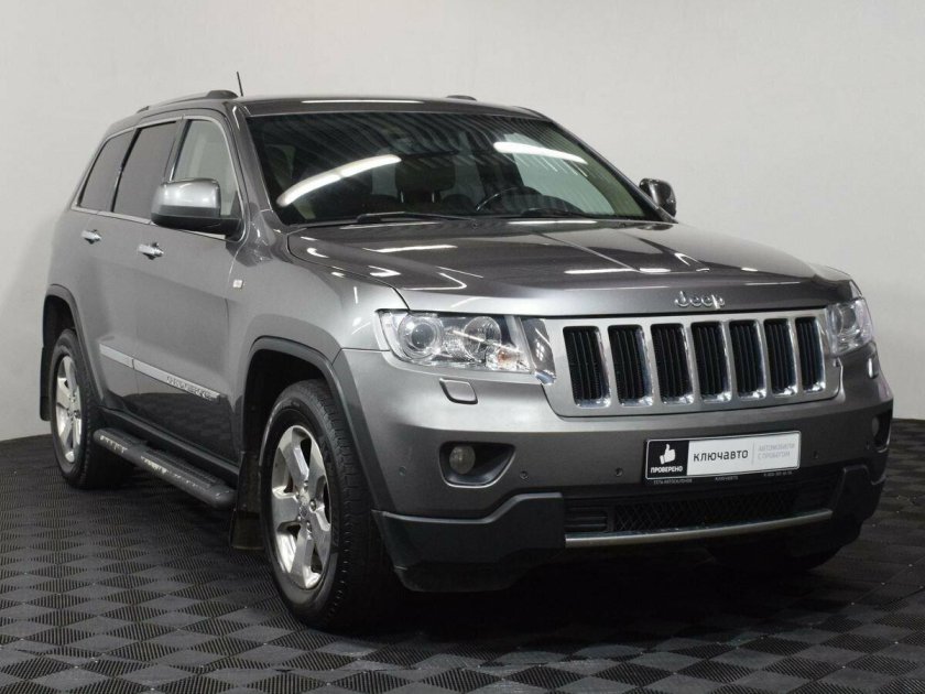 Джип серый большой