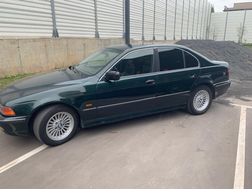 БМВ 8 серии и человек