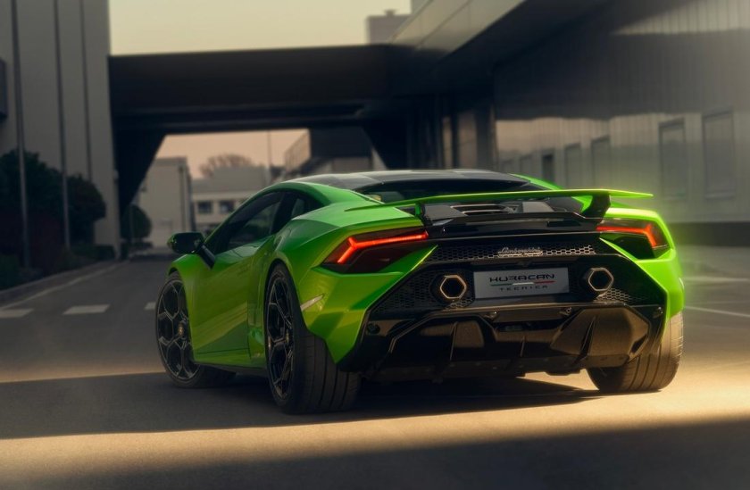 Ламборджини Хуракан 2023
