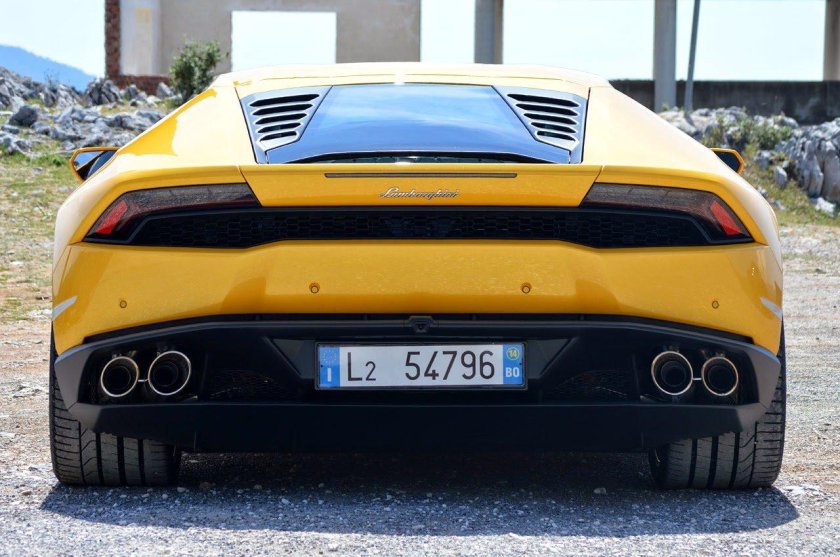Ламборджини Хуракан зад