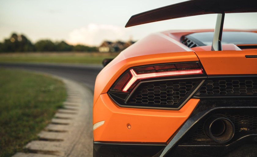 Lamborghini Huracan Performance оранжевая