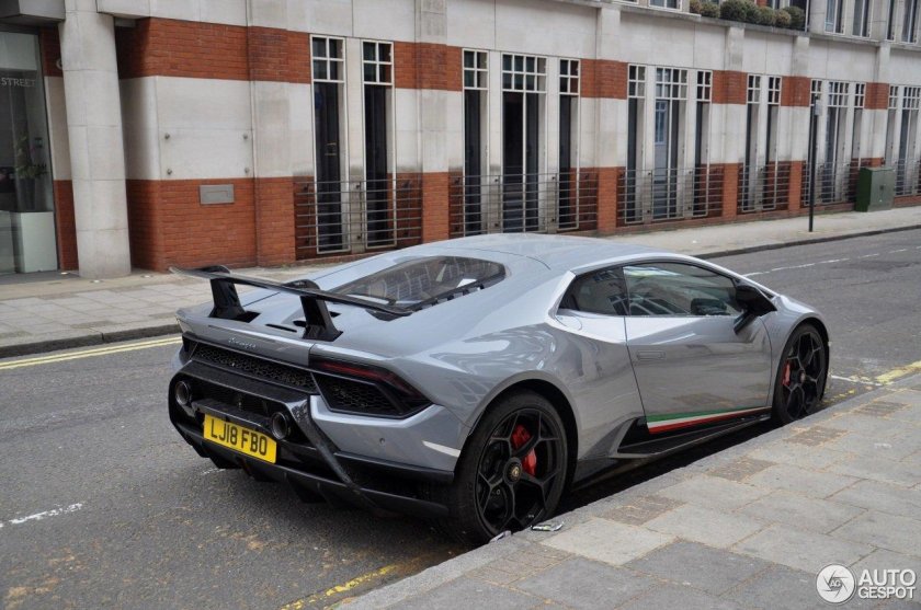 Lamborghini huracán lp 640 4 performante