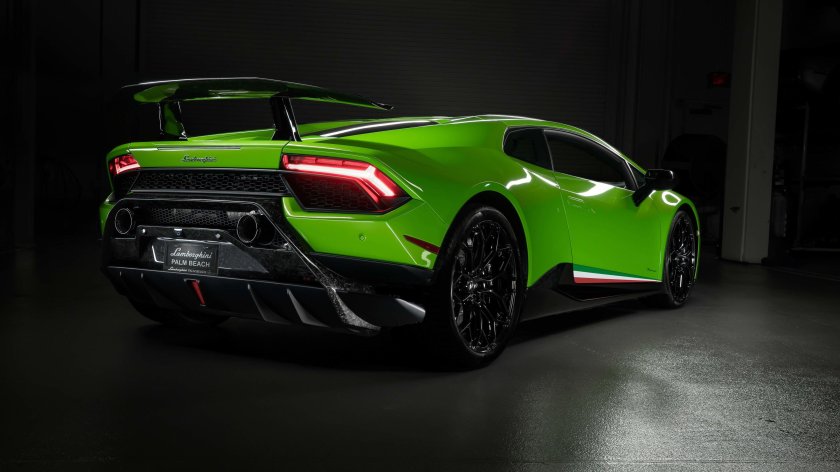 Lamborghini huracan performance зеленый
