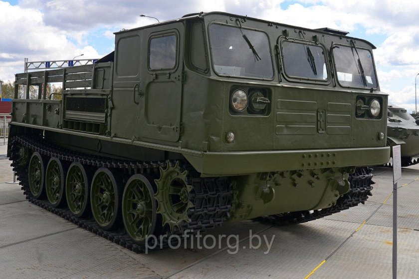 Гусеничный тягач АТС-712
