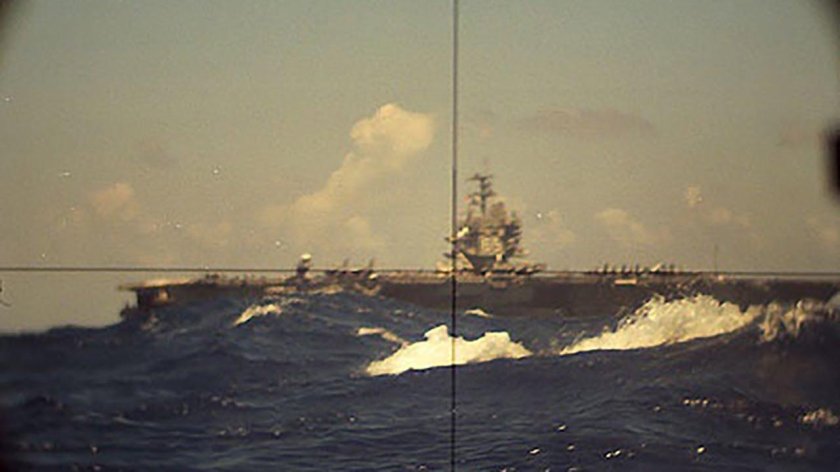 Подводная лодка с перископом