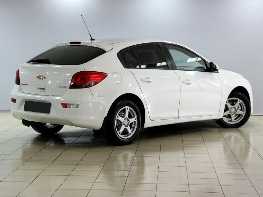 Шевроле Круз хэтчбек 2012