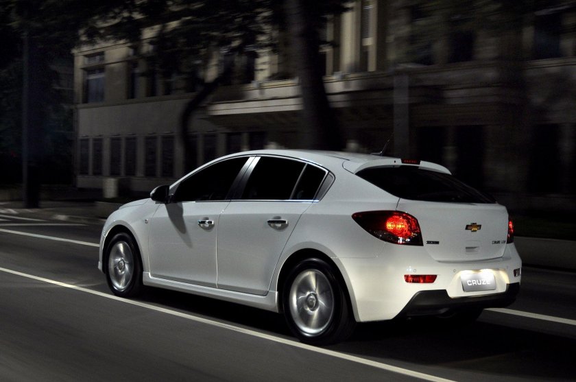 Chevrolet Cruze 2012 хэтчбек
