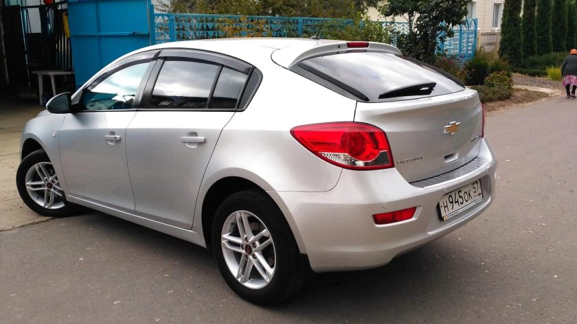 Шевроле Круз хэтчбек 2013