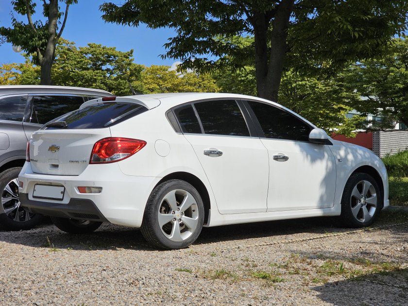 Chevrolet cruze 2014 хэтчбек