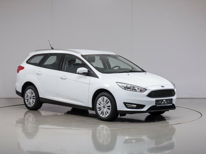Ford Focus 3 универсал белый