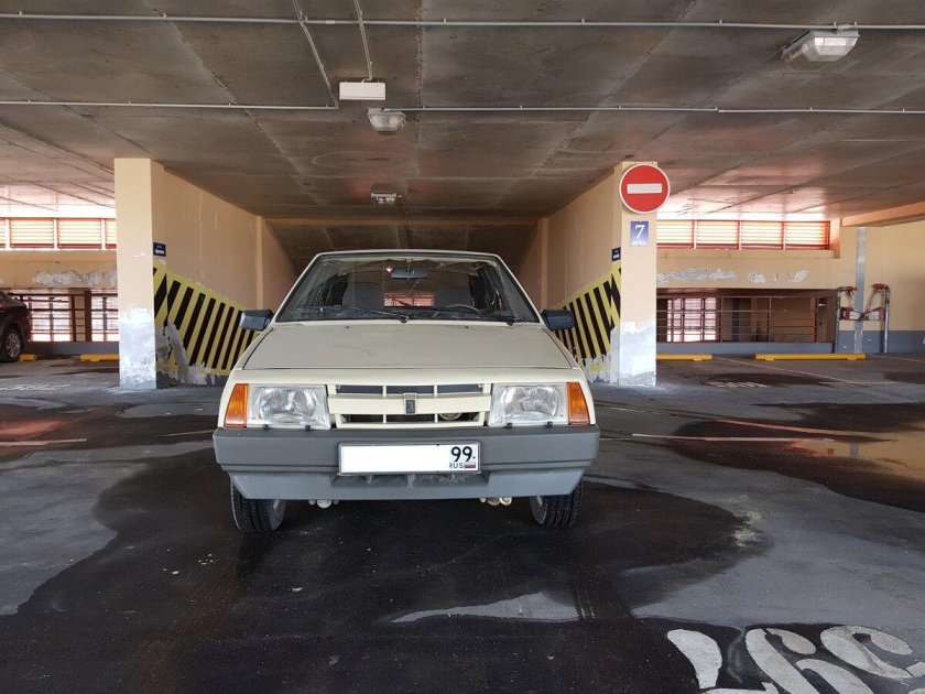 ВАЗ 2109 бежевая