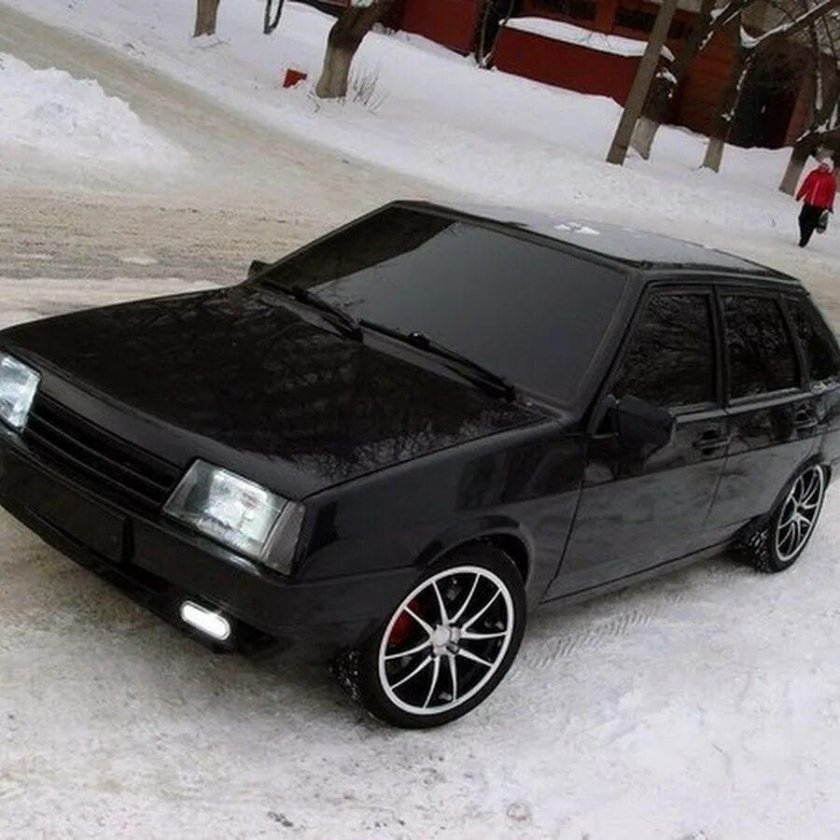 ВАЗ 2109 черная