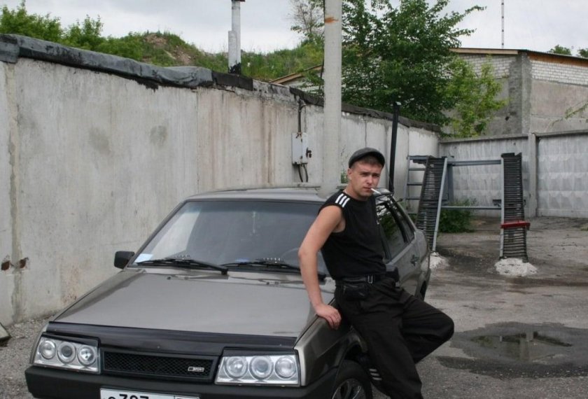 Парень на девятке