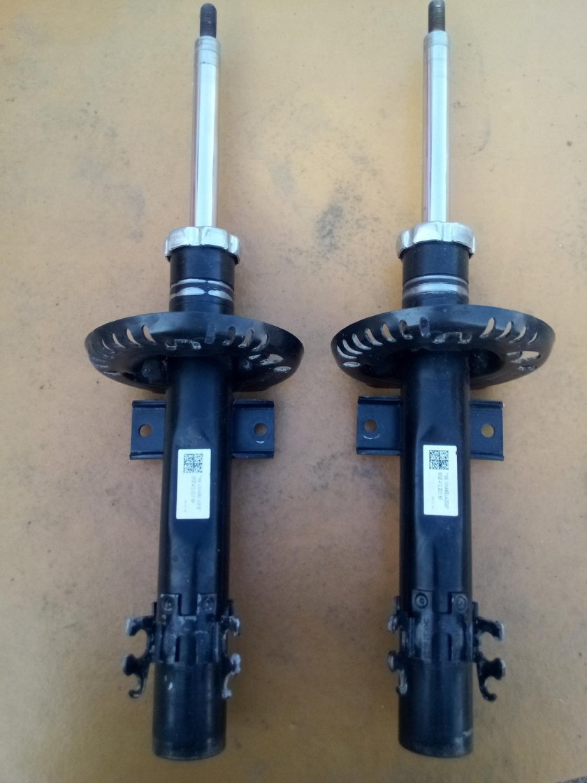 Амортизатор Шкода Рапид