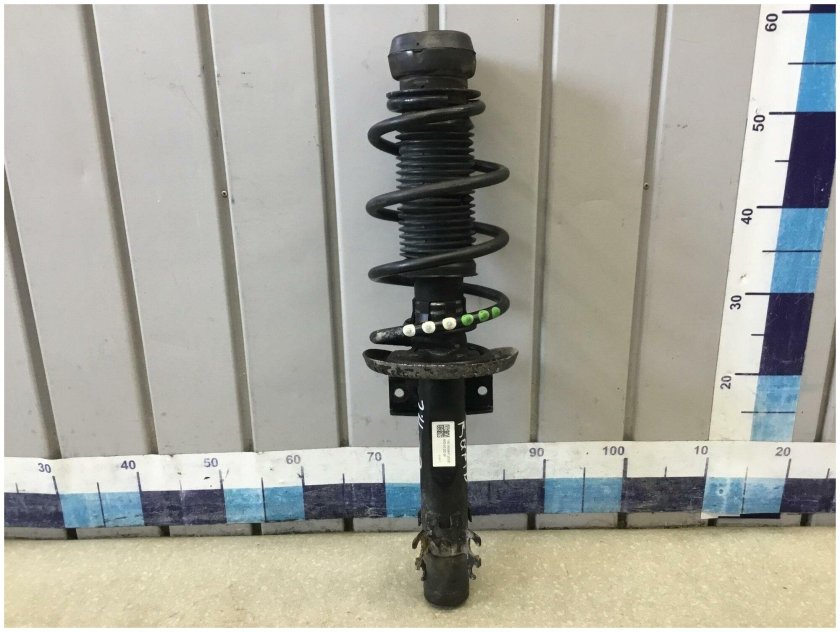 6r0413031bf амортизаторы Шкода Рапид