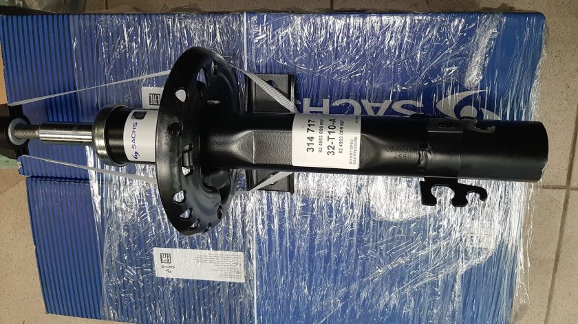 Передний амортизатор sachs Шкода Рапид