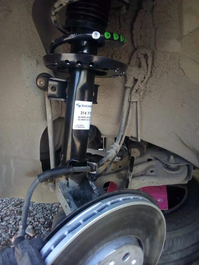 Стойка Шкода Рапид