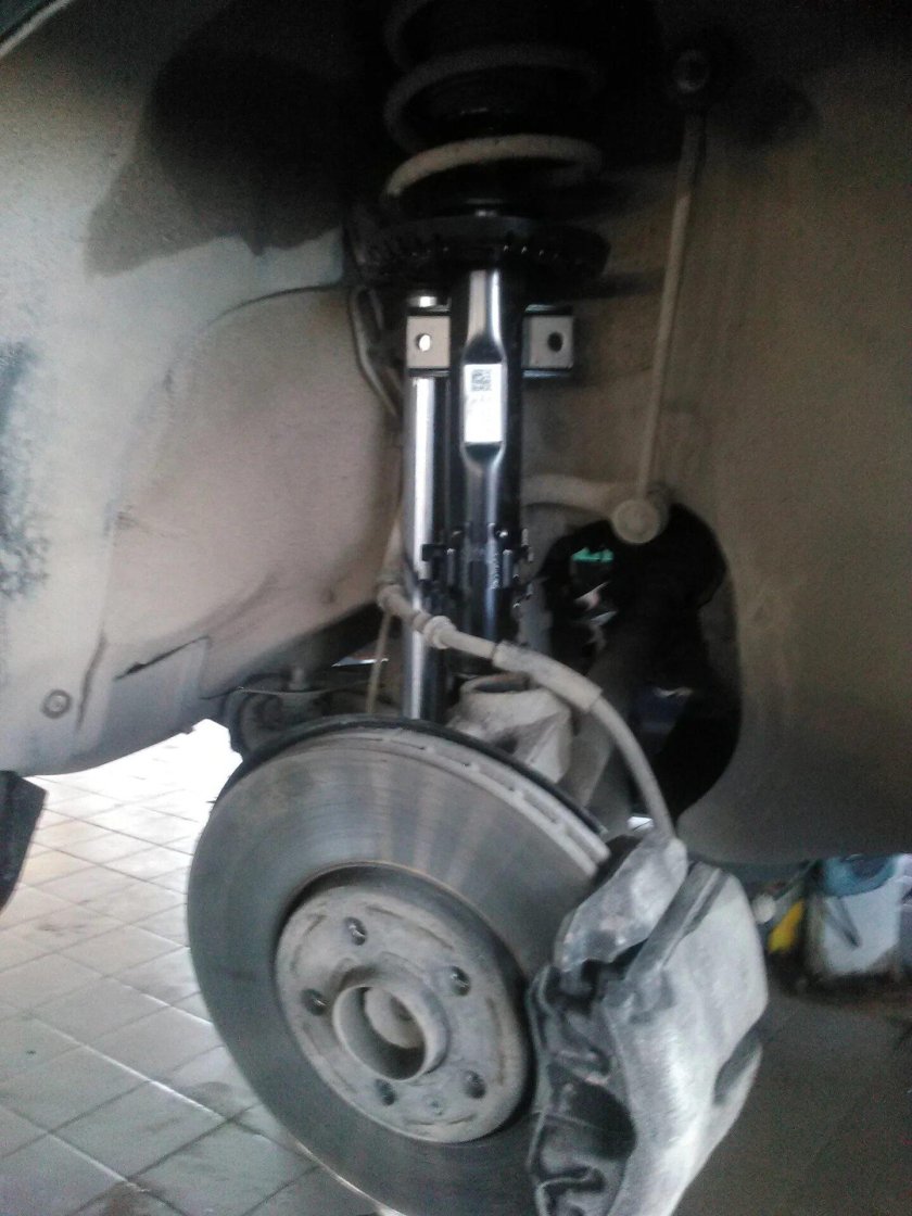 Передняя подвеска Шкода Рапид