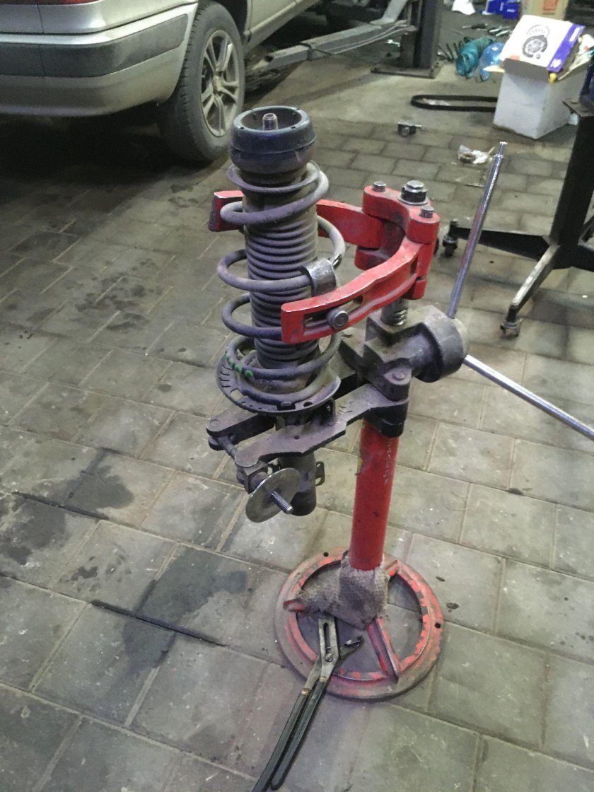 Опорный подшипник Шкода Рапид