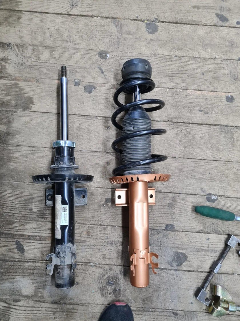 KYB Ultra SR Skoda Rapid