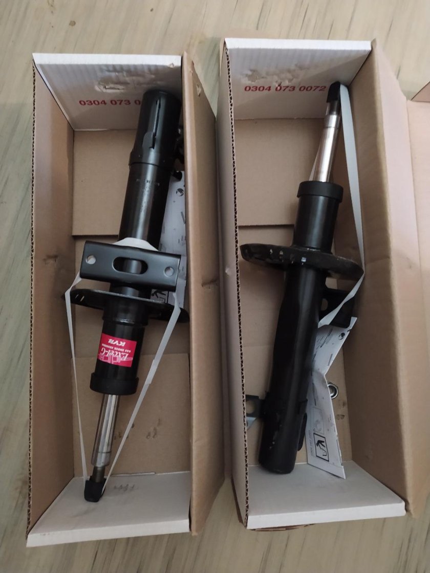 Амортизатор Шкода Рапид