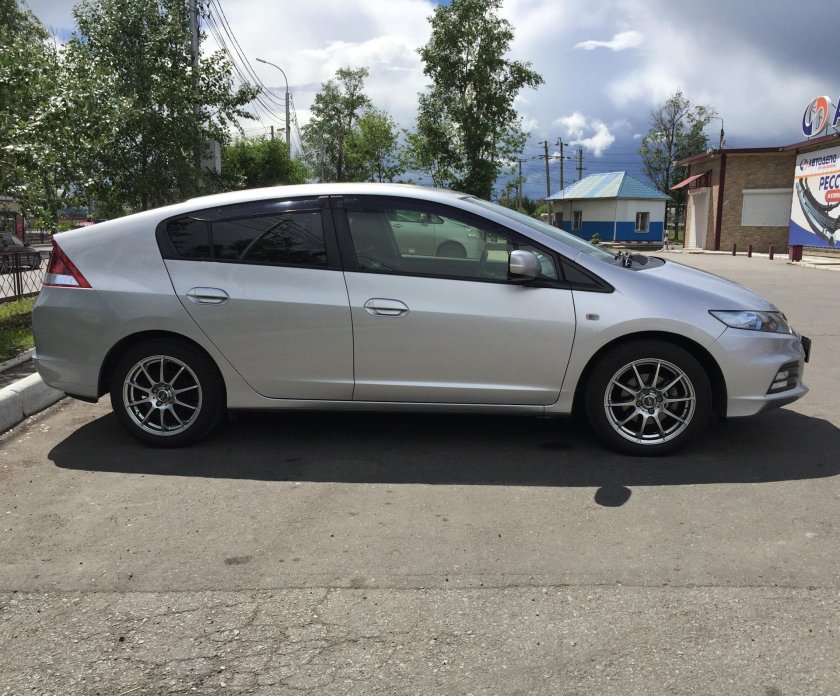 205/60/16 Honda Insight