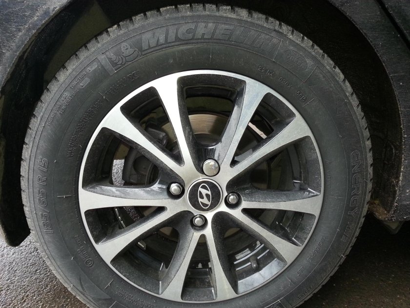 Резина на Солярис 15 размер