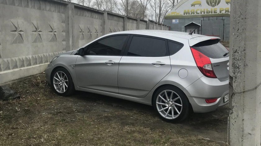 Solaris Hyundai белый r17 вертушки