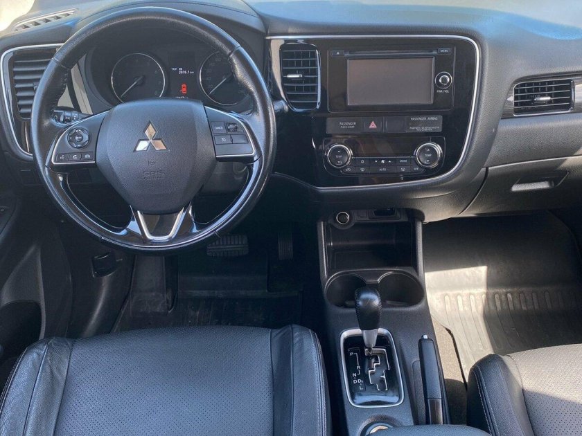 Мицубиси Аутлендер комплектация intense что входит