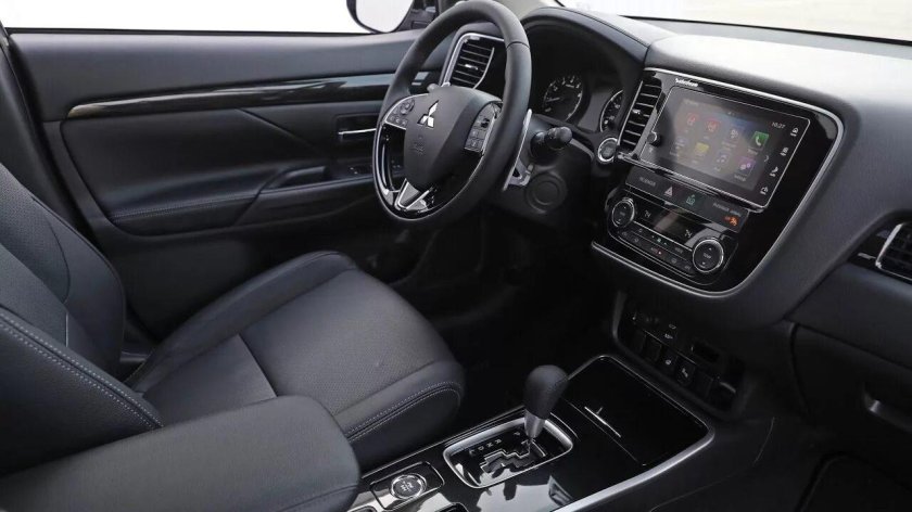 Mitsubishi Outlander 2018 Interior