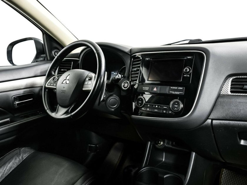 Mitsubishi outlander 2015