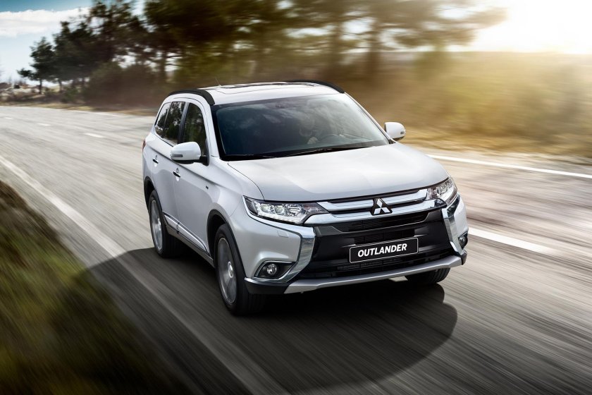 Митсубиси аутлендер 2015