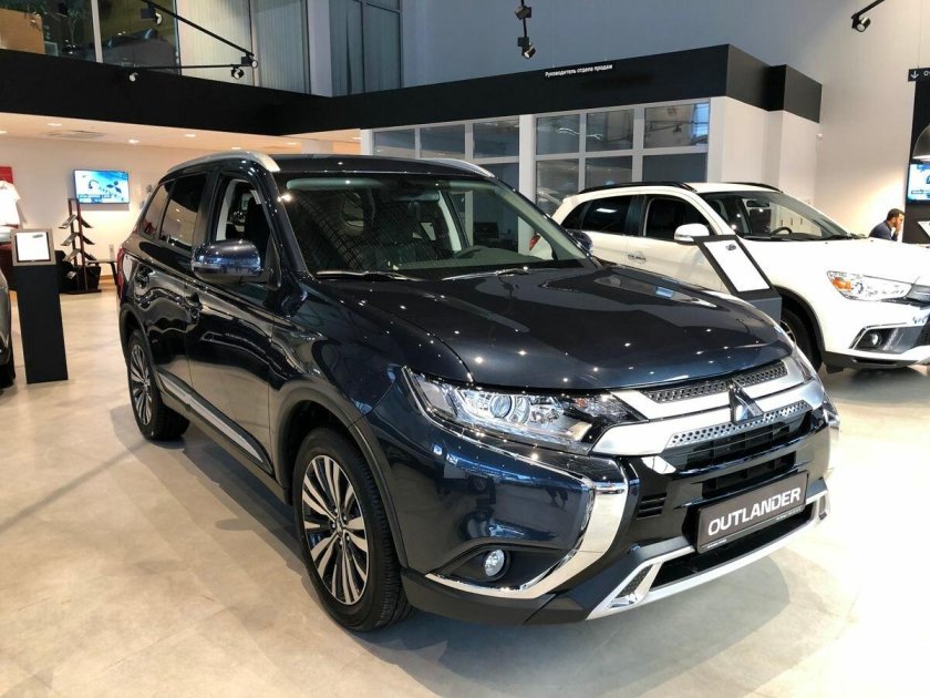 Митсубиси Аутлендер 2020