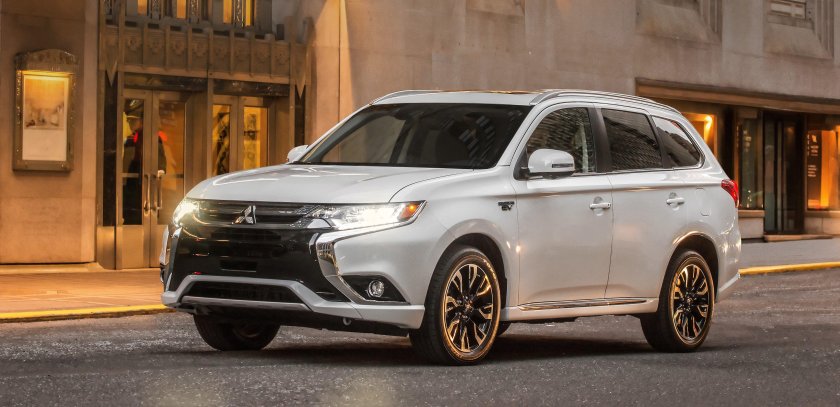 Митсубиси аутлендер 2017