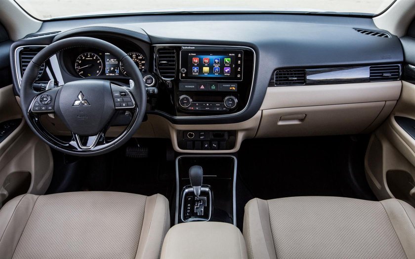 Mitsubishi Outlander 2018 Interior