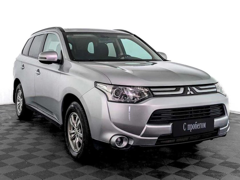 Mitsubishi outlander 2013 года