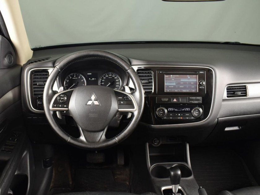 Mitsubishi Outlander 2014 салон