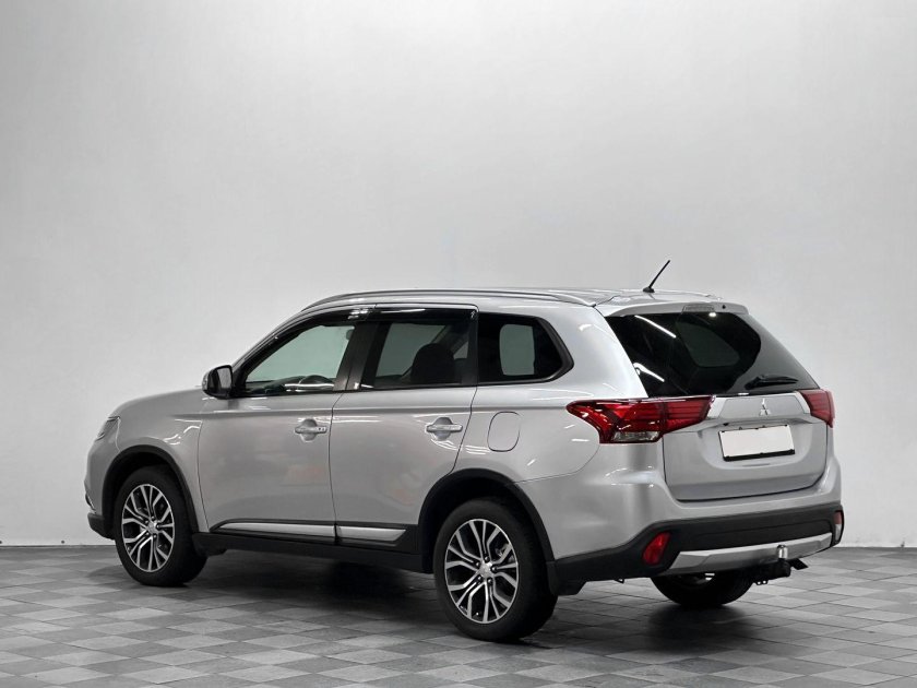 Mitsubishi outlander 2019