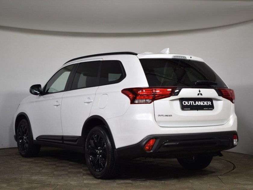 Новый Мицубиси Аутлендер 2022