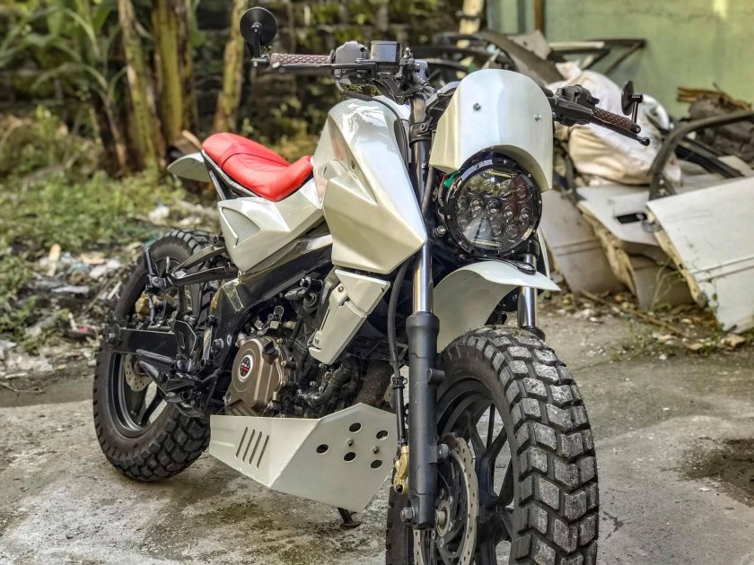 Мотоцикл Баджадж Пульсар 200