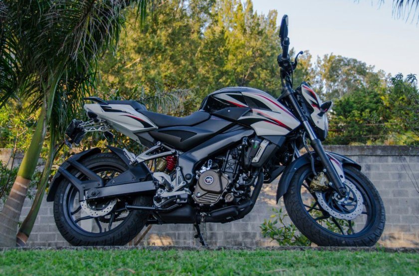 Bajaj pulsar ns200