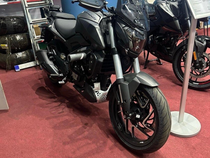 Мотоцикл bajaj dominar 400